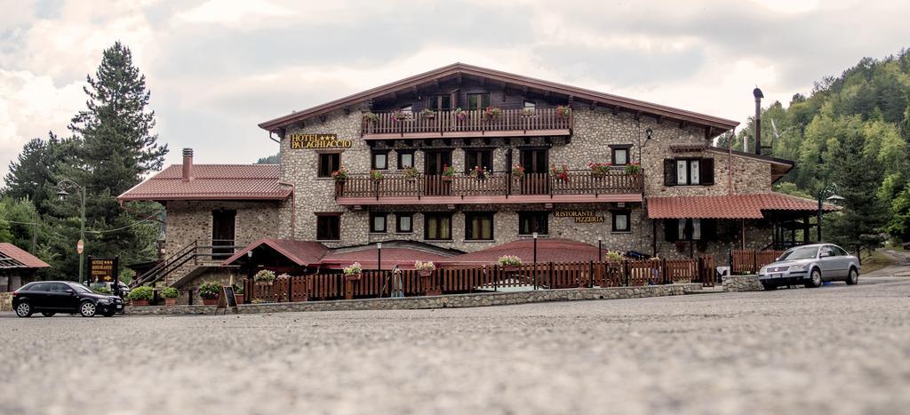 Hotel Palaghiaccio Cotronei Exterior foto